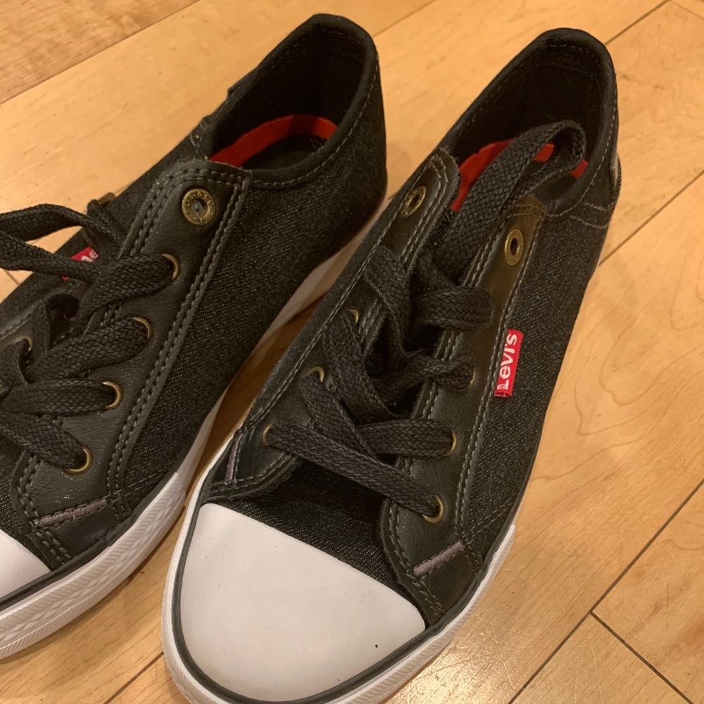 Girl’s black Levi’s sneakers.  Size 4.